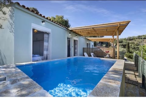 Day, Pool view, Swimming pool, sunbed