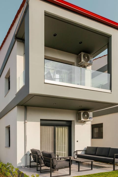 Property building, Balcony/Terrace