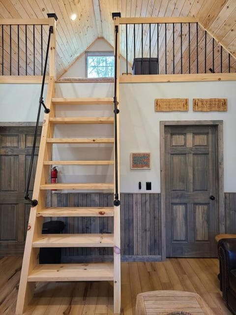 Laurel Haven a Modern Cabin Retreat near Gatlinburg Cabin in Cosby