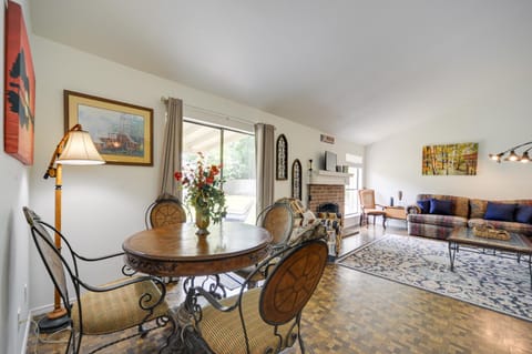 McQueeney Home with Grill about 10 Mi to New Braunfels House in McQueeney