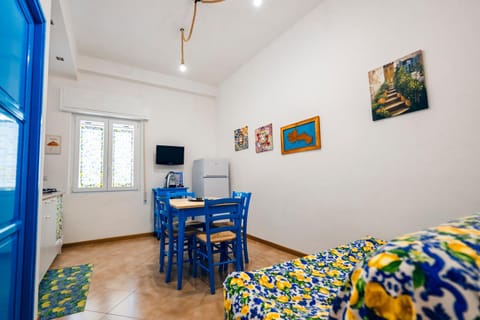 TV and multimedia, Living room, Dining area