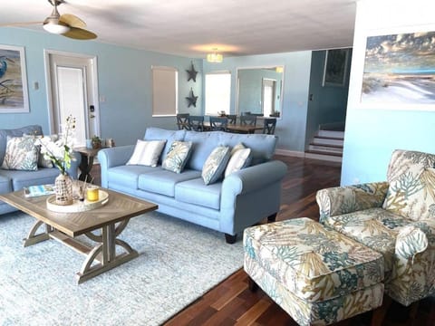 Manatee Manor Beachfront Retreat House in South Daytona