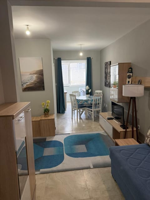 Bed, Kitchen or kitchenette, Living room, Photo of the whole room, Seating area, Dining area, Bedroom