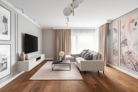 Bed, TV and multimedia, Living room, Photo of the whole room, Seating area