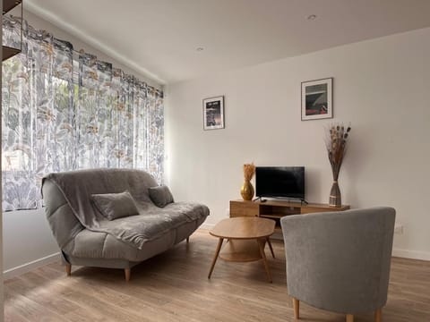 Studio récent, entièrement équipé, proche Chantiers et Airbus Apartment in Saint-Nazaire