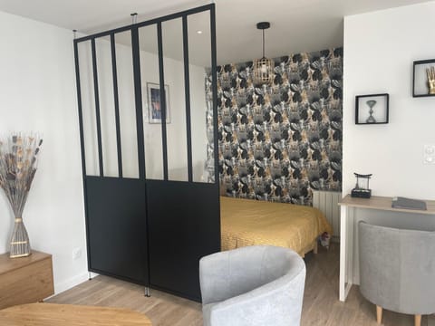 Studio récent, entièrement équipé, proche Chantiers et Airbus Apartment in Saint-Nazaire
