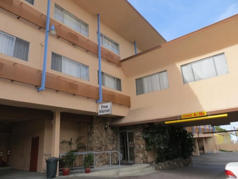 Property building, Day
