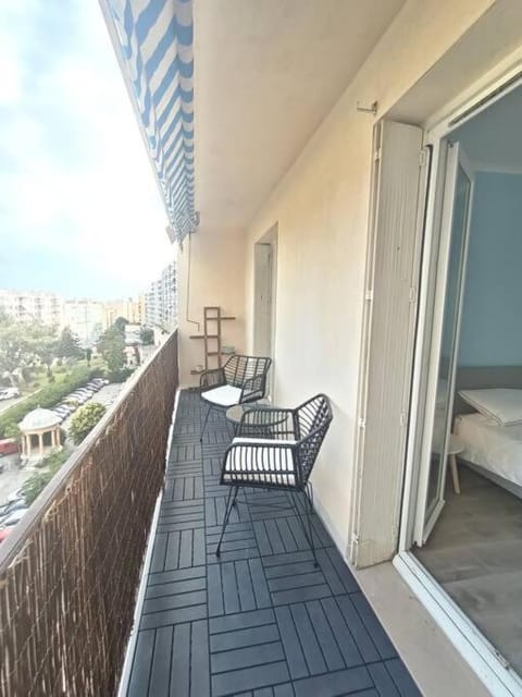 F4 avec vue mer / Flat with sea view 3 bedrooms Apartment in Nice