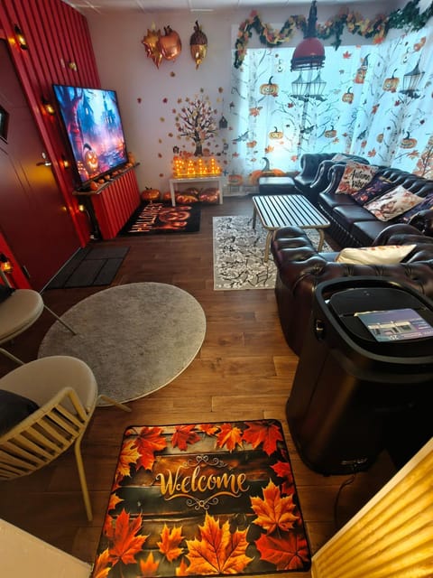 Relax & Recharge - a Unique Suite with a Touch of Luxury - Hot Tub and Sauna Inspired Decor #NOT A REAL SAUNA# Easy City Access - direct train 15 min to city Apartment in Helsinki