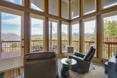 Hot Tub Relaxation Luxe Summit Gem with Mtn Views House in Dillon