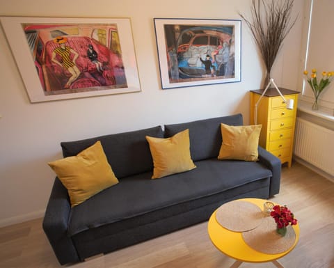 Living room, Decorative detail, Seating area