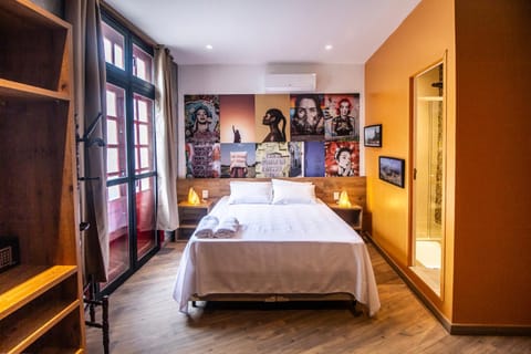 Photo of the whole room, Bedroom, air conditioner