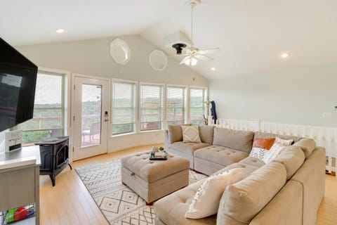 Hike, Fish and Explore Spacious Yellville Retreat House in Buffalo River