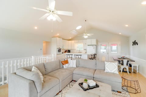 Hike, Fish and Explore Spacious Yellville Retreat House in Buffalo River