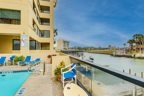 Bay Stay Apartment in South Padre Island
