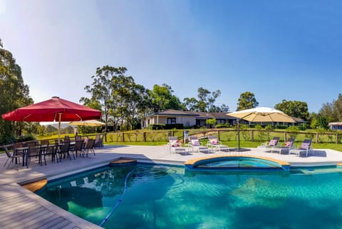 Property building, Garden, Swimming pool