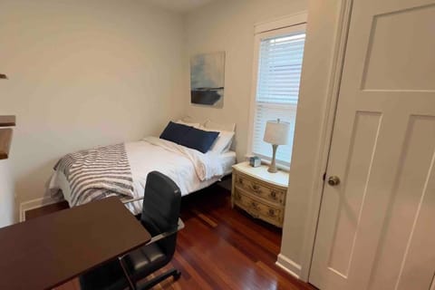 Cozy Chicago Apartment next to the River Apartment in Lower West Side