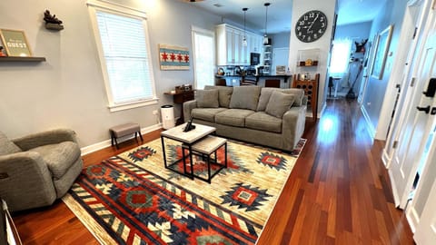 Cozy Chicago Apartment next to the River Apartment in Lower West Side