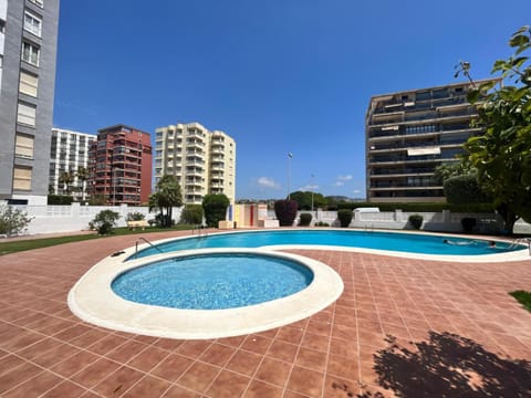 Property building, Day, Pool view, Swimming pool