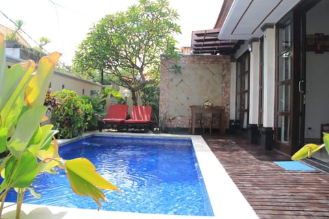 Property building, Swimming pool, Swimming pool