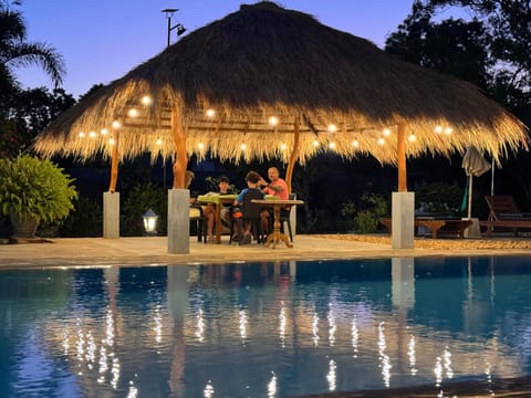 Restaurant/places to eat, Swimming pool