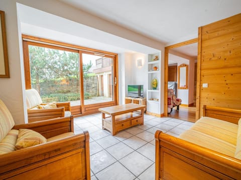 Appartement 3 chambres avec terrasse, centre village, piste et commerces à pied, garage et WIFI - FR-1-437-104 Apartment in La Clusaz