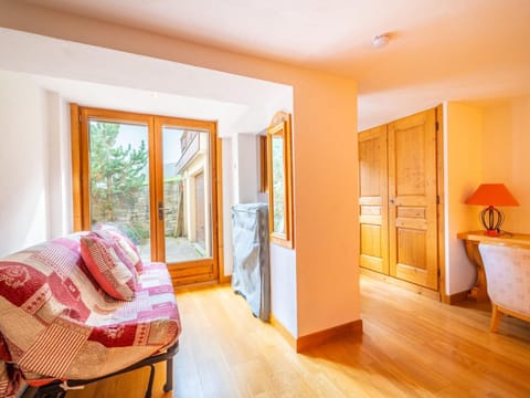 Appartement 3 chambres avec terrasse, centre village, piste et commerces à pied, garage et WIFI - FR-1-437-104 Apartment in La Clusaz