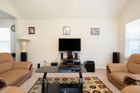 Communal lounge/ TV room, Internal: Not applicable to any particular room