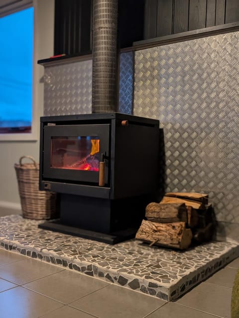 Salty Devil's Rest - Coastal Wilderness Shack House in Arthur River