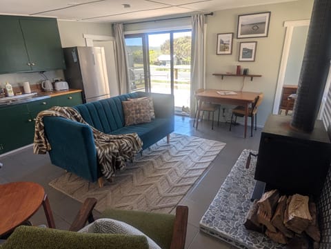 Salty Devil's Rest - Coastal Wilderness Shack House in Arthur River