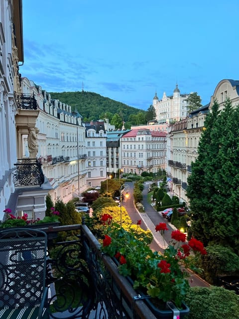 City view, Street view, Location