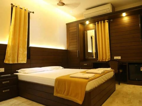 Shower, Toilet, Area and facilities, Family, Quiet street view, fireplace, room service, soundproof, towels, wardrobe, air conditioner