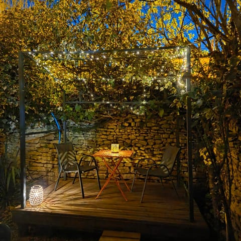 Patio, Dining area