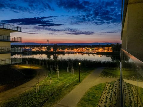 Balcony/Terrace, Lake view