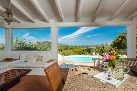 Patio, Day, Natural landscape, View (from property/room), Balcony/Terrace, Seating area, Dining area, Mountain view, Pool view, Swimming pool