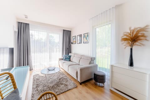 Communal lounge/ TV room, Balcony/Terrace, Living room