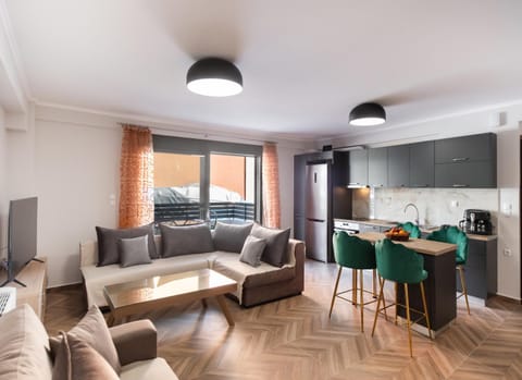 Kitchen or kitchenette, Living room, Seating area, Dining area, pet friendly