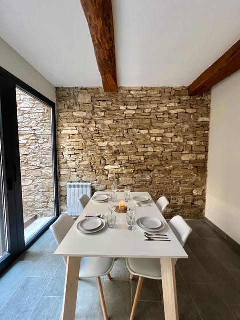 Dining area, Food