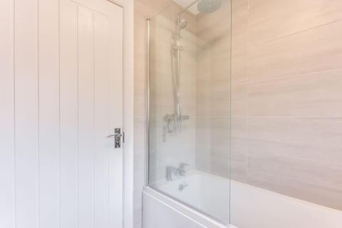 Delightful Garforth Home Apartment in England