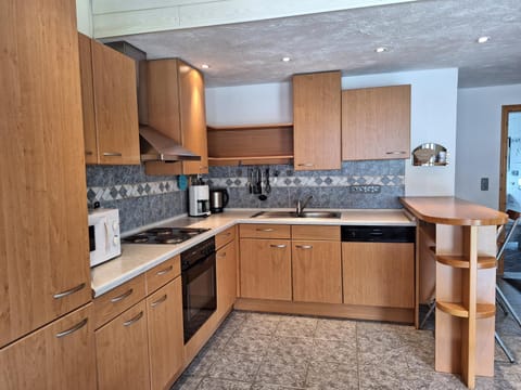 Coffee/tea facilities, Kitchen or kitchenette, dishwasher, minibar, pet friendly, stove