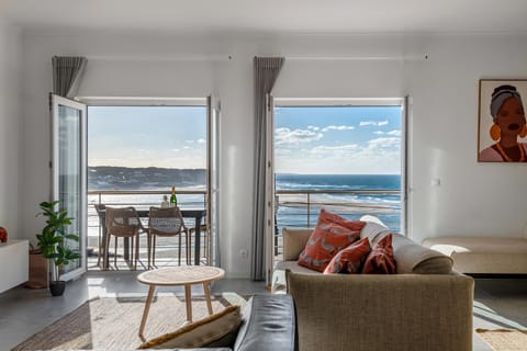 Natural landscape, View (from property/room), Balcony/Terrace, Living room, Dining area, River view, Sea view