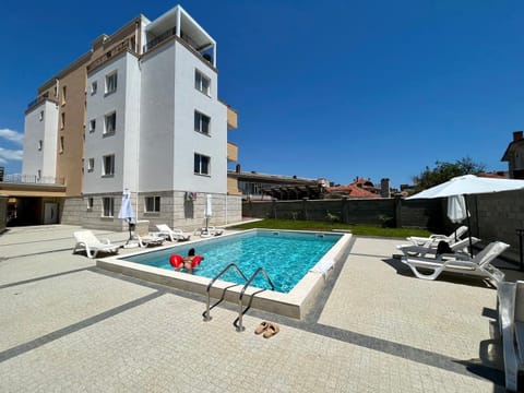 Pool view, Swimming pool