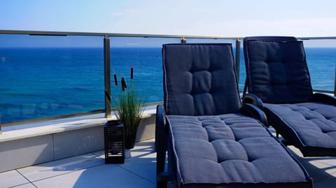 Day, Natural landscape, View (from property/room), Balcony/Terrace, Seating area, Sea view