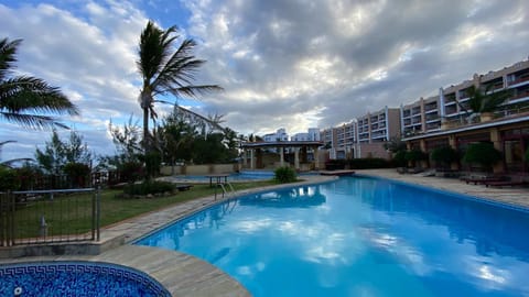 Property building, Swimming pool