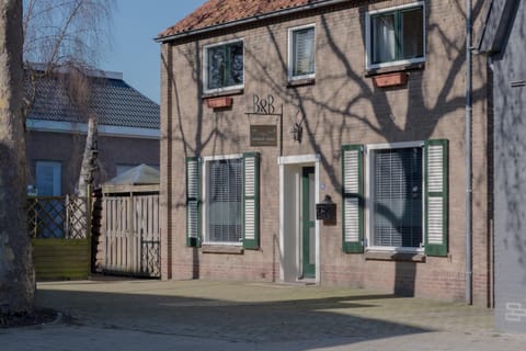 Property building, Cycling, Location, Parking
