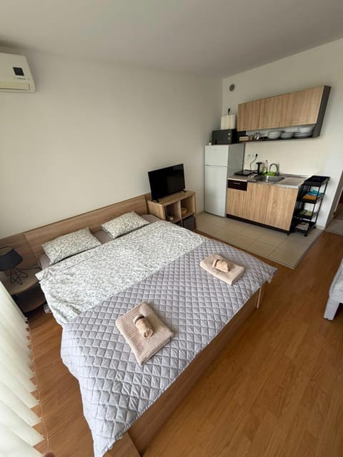 Bed, kitchen