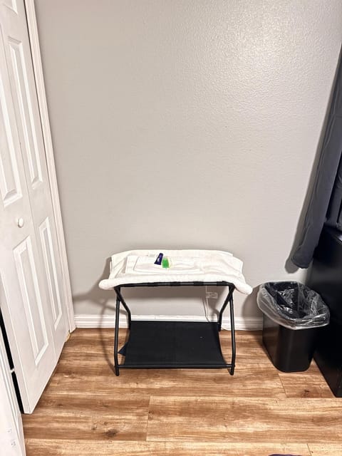 Near Disney cozy quiet place 2 privet rooms queen bed up to 4 people Vacation rental in Winter Garden