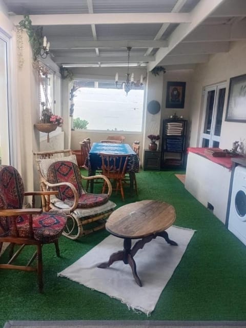 Out of Africa in Sandbaai, Hermanus House in Western Cape