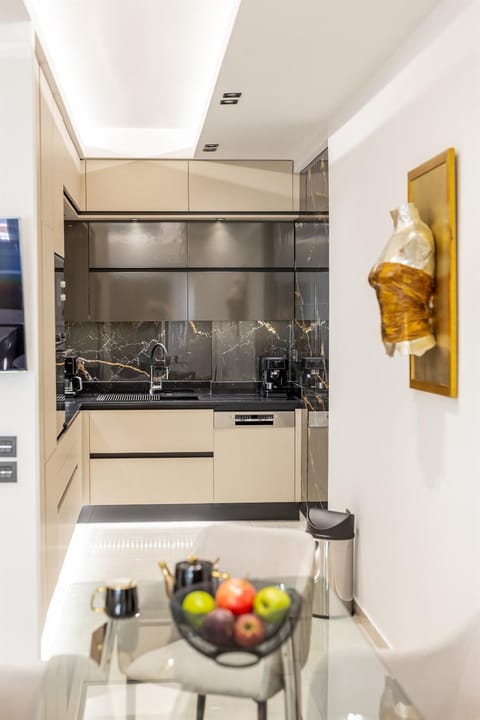 Vivian's Luxury Suite Apartment in Islands