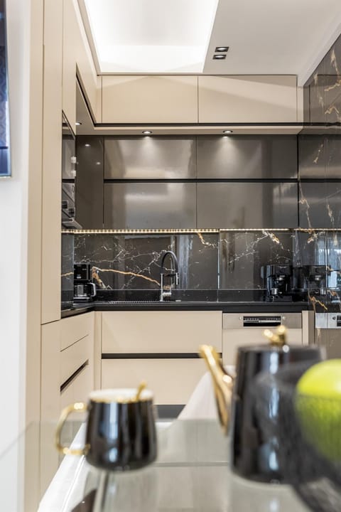 Vivian's Luxury Suite Apartment in Islands